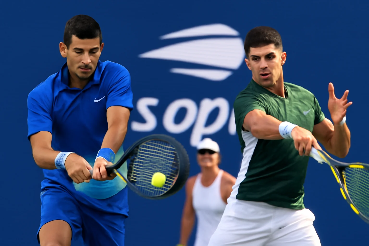 Djokovic întoarce scorul, Alcaraz avansează cu stil, iar favoritele feminine continuă cursa la Flushing Meadows.