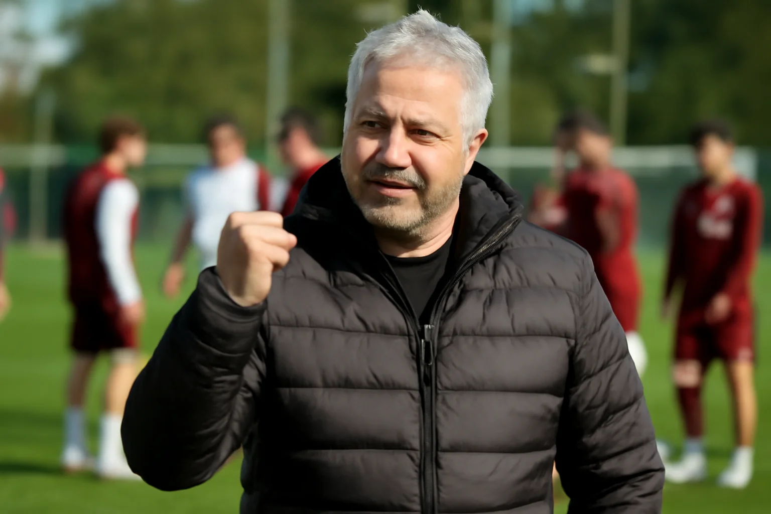 Marius Șumudică Optimist: Rapid se Pregătește pentru Confruntarea cu Universitatea Craiova în Etapa a 7-a a Play-Off-ului Superligii!